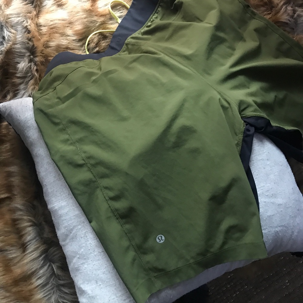 Men’s Lulu Lemon shorts